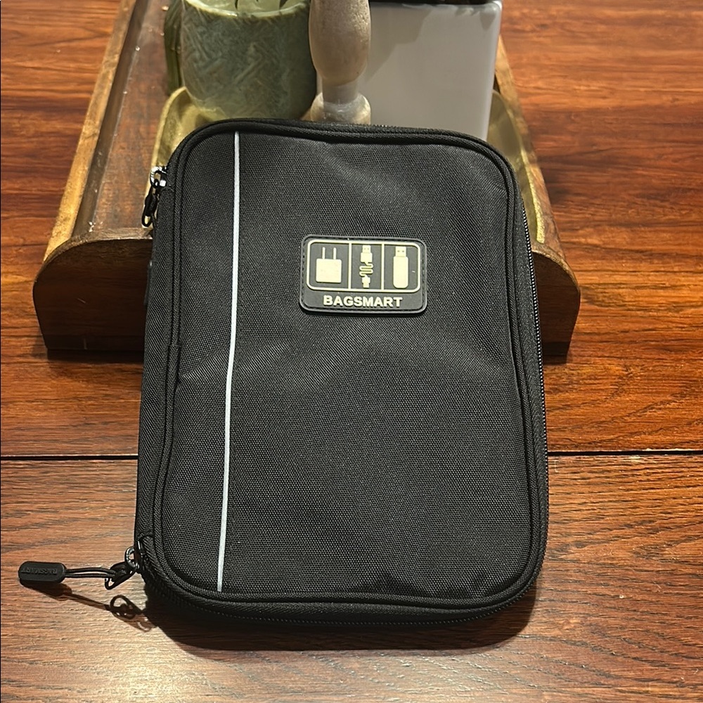 BAGSMART Black Travel Tech Cord Organizer Zipper Pouch Black